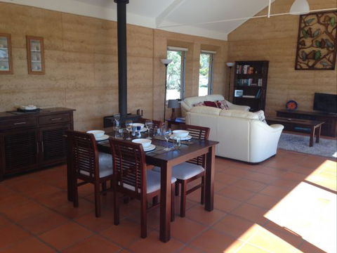 Muntiri Lodge Eco Retreat - Sydney 4u 3