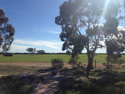 Muntiri Lodge Eco Retreat - Sydney 4u 8
