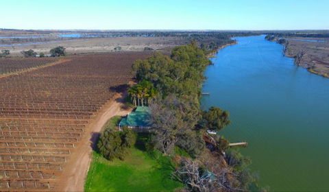 Mundic Waterfront Cottages - Accommodation Sydney 0