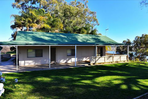 Mundic Waterfront Cottages - Accommodation Sydney 1