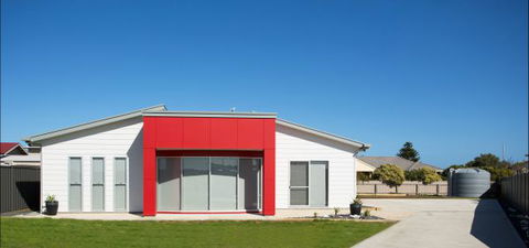 RED FIN Part Of BLUE FIN HOLIDAY HOMES - Sydney 4u 1