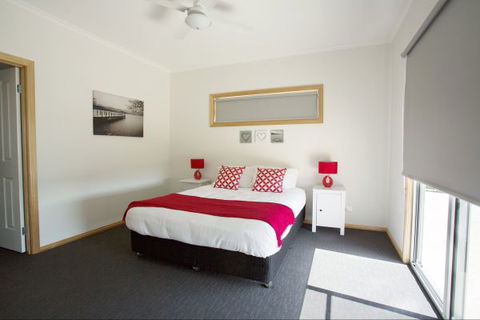 RED FIN Part Of BLUE FIN HOLIDAY HOMES - Sydney 4u 3