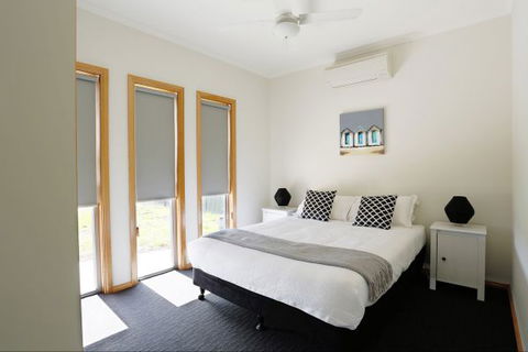RED FIN Part Of BLUE FIN HOLIDAY HOMES - Sydney 4u 4
