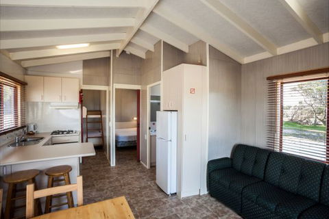 Yanakie Caravan Park - Sydney 4u 5