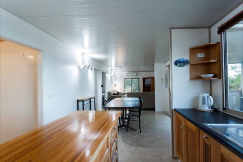 Yanakie Caravan Park - Sydney 4u 6