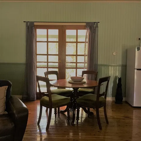 Telegraph Retreat Cottages - Sydney 4u 4