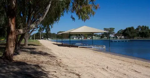 Millicent Lakeside Caravan Park - Sydney 4u 0