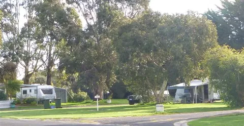 Millicent Lakeside Caravan Park - Sydney 4u 4