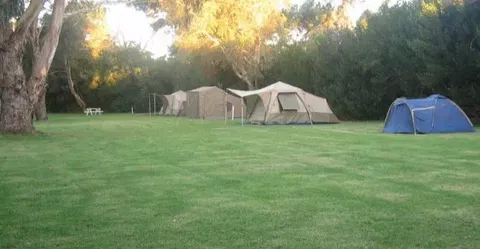 Millicent Lakeside Caravan Park - Sydney 4u 5