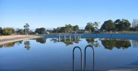 Millicent Lakeside Caravan Park - Sydney 4u 7