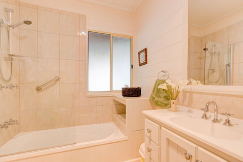 All About Me Bed And Breakfast - Sydney 4u 3