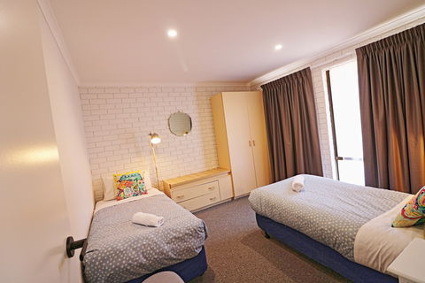 Aquarius Merimbula - Sydney 4u 4