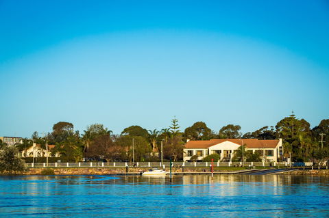 Aquarius Merimbula - Sydney 4u 7