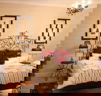 Azalea Cedar-Rose Villa - Accommodation Sydney
