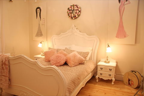 Azalea Cedar-Rose Villa - Sydney 4u 1