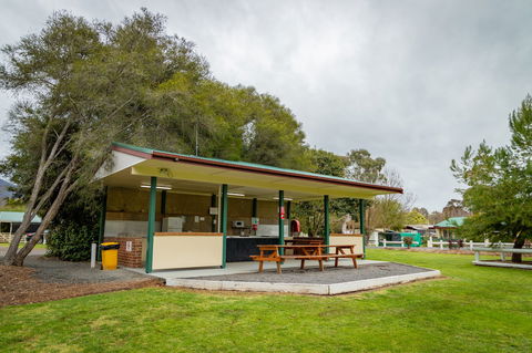 Eildon Riverside Holiday Park - Accommodation Sydney 5