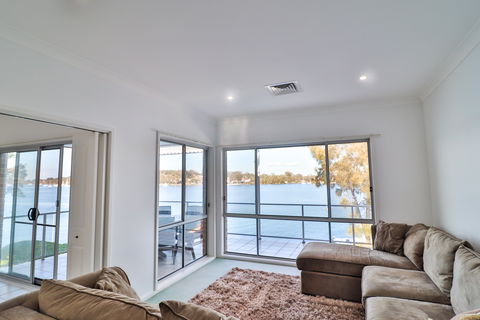 El Lago Jetty - Sydney 4u 1