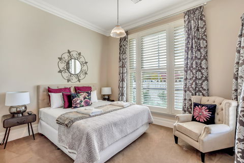 Grandview Accommodation - The Elm Tree Apartments - Sydney 4u 6