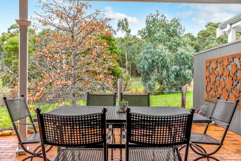 Grandview Accommodation - The Elm Tree Apartments - Sydney 4u 9