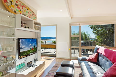 The Love Shack: Pambula Beach - Sydney 4u 6