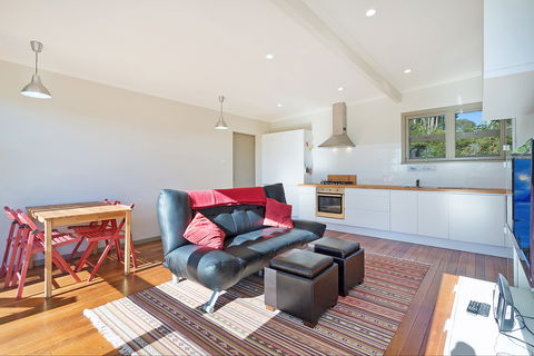 The Love Shack: Pambula Beach - Sydney 4u 9