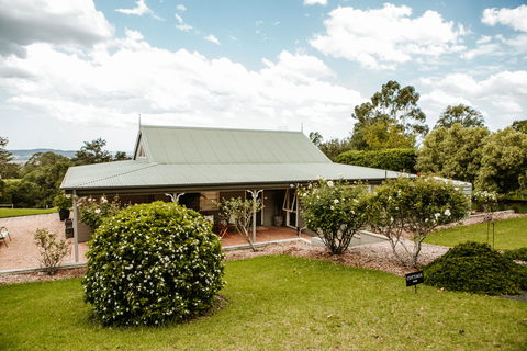 Yellow Dog Cottage - Accommodation Sydney 9