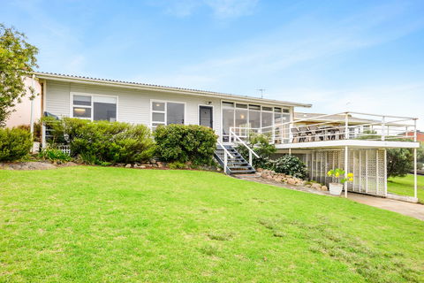 19 Investigator Crescent, Encounter Bay - Sydney 4u 0