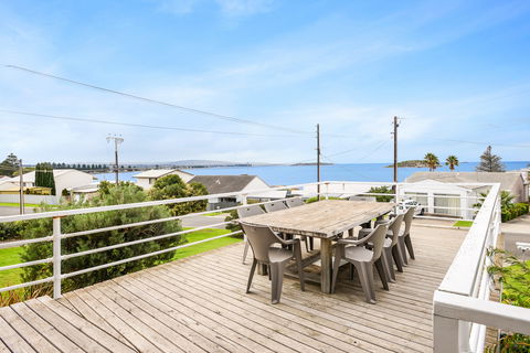 19 Investigator Crescent, Encounter Bay - Sydney 4u 1