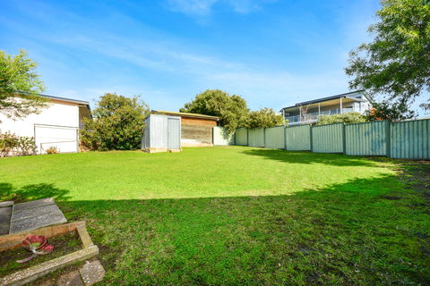 19 Investigator Crescent, Encounter Bay - Sydney 4u 6