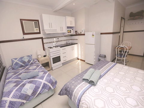 Across Country Motor Inn And Serviced Apartments - Sydney 4u 3