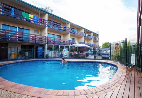 Airlie Beach YHA - Sydney 4u 7