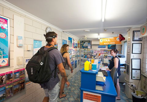 Airlie Beach YHA - Sydney 4u 9