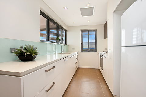 Ananya Executive - Sydney 4u 4