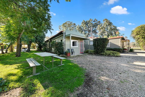 Everton Caravan And Tourist Park - Sydney 4u 5