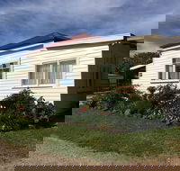 Fairview Bed and Breakfast Cottage - Sydney 4u