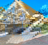 Golden Riviera Beach Resort - Accommodation Sydney