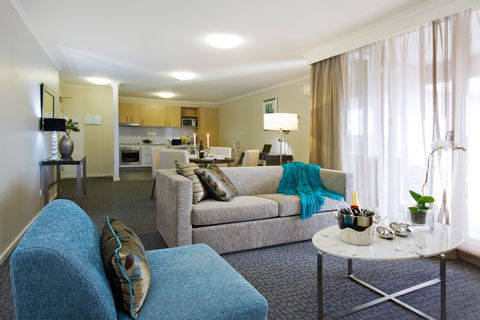 Pacific Suites Canberra - Sydney 4u 5