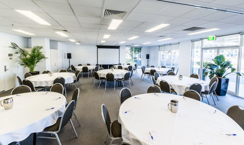 Pacific Suites Canberra - Sydney 4u 8