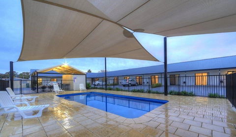 Red Earth Motel - Accommodation Sydney 0