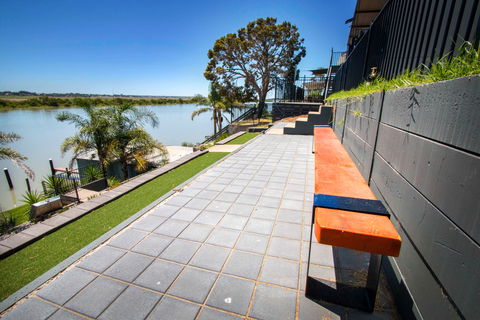 River Life - Sydney 4u 0