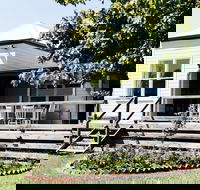 Rose Cottage with Vineyard Views - Accommodation Sydney