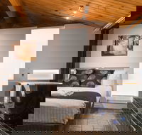 Waterfall Springs Retreat and Wildlife Sanctuary - Accommodation Sydney