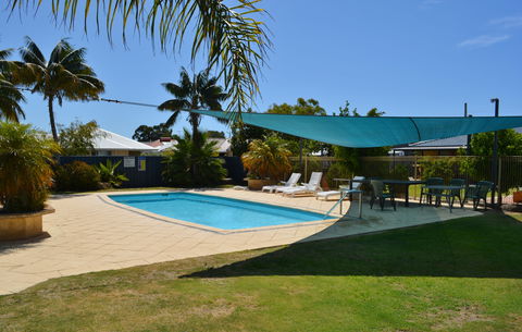 Busselton Holiday Village - Sydney 4u 1