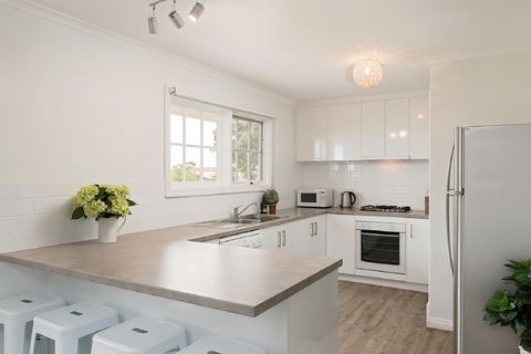 Coastal Cottage - Accommodation Sydney 2