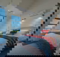 Cosy Corner Beach Apartment - Accommodation Sydney