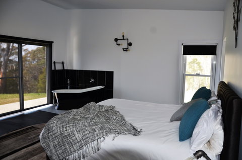 Hickory Moon - Accommodation Sydney 0