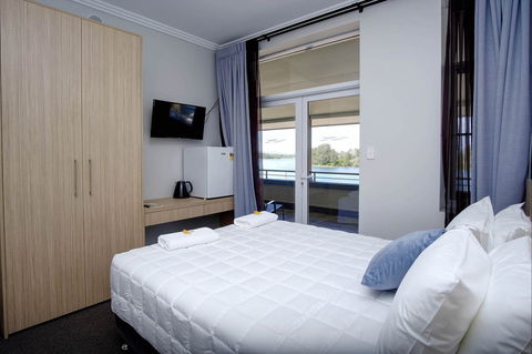 Lakes And Ocean Hotel - Sydney 4u 2