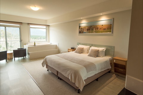 Macedon Ranges Hotel & Spa - Accommodation Sydney 0