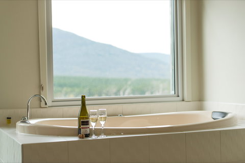 Macedon Ranges Hotel & Spa - Accommodation Sydney 1