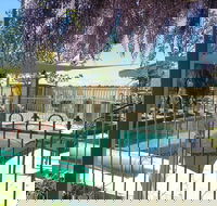 Must Love Dogs BB and Self-Contained Cottage - Accommodation Sydney